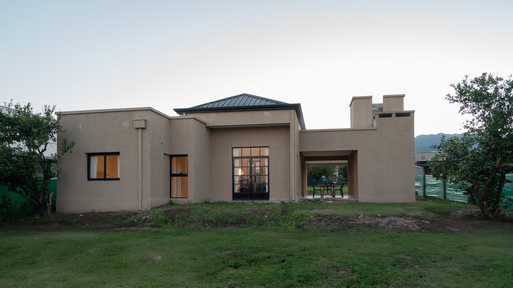 Casa Premium en Santa Barbara Hills - 4 Dorm en una Planta - Lote Central