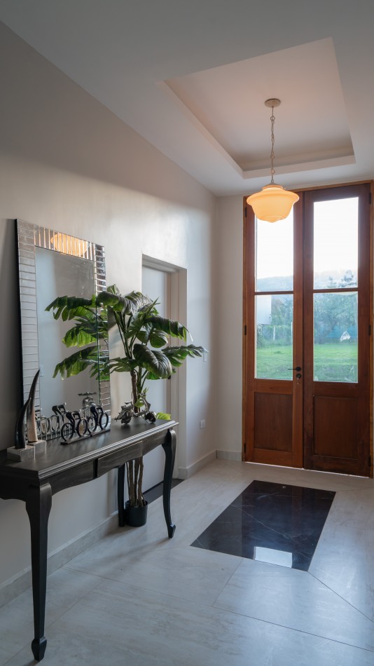 Casa Premium en Santa Barbara Hills - 4 Dorm en una Planta - Lote Central