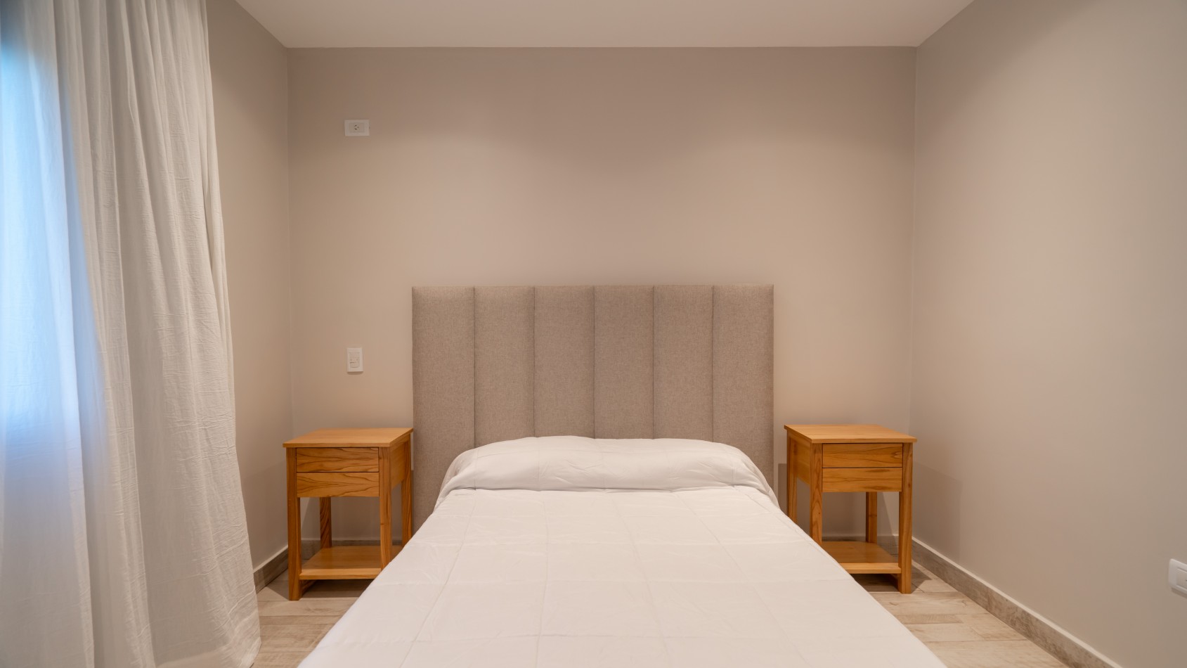 Casa Premium en Santa Barbara Hills - 4 Dorm en una Planta - Lote Central