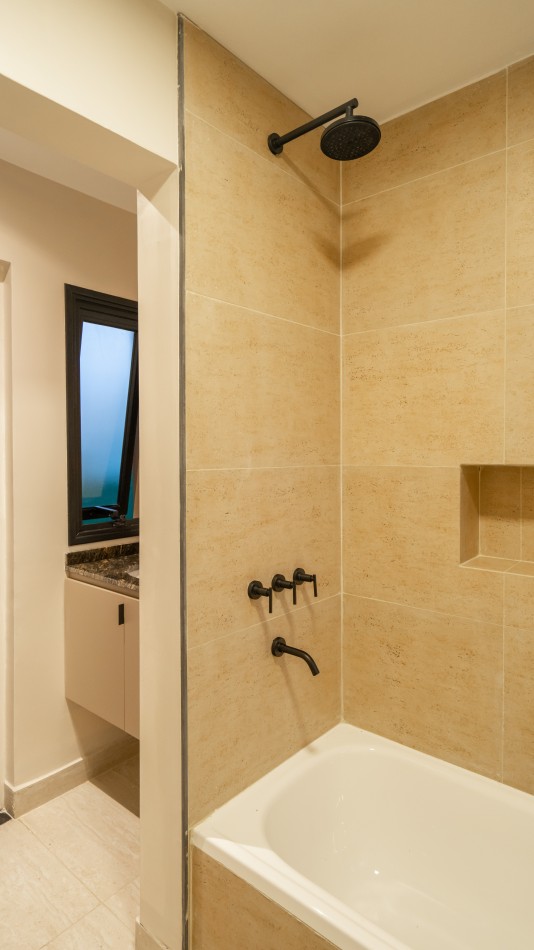 Casa Premium en Santa Barbara Hills - 4 Dorm en una Planta - Lote Central