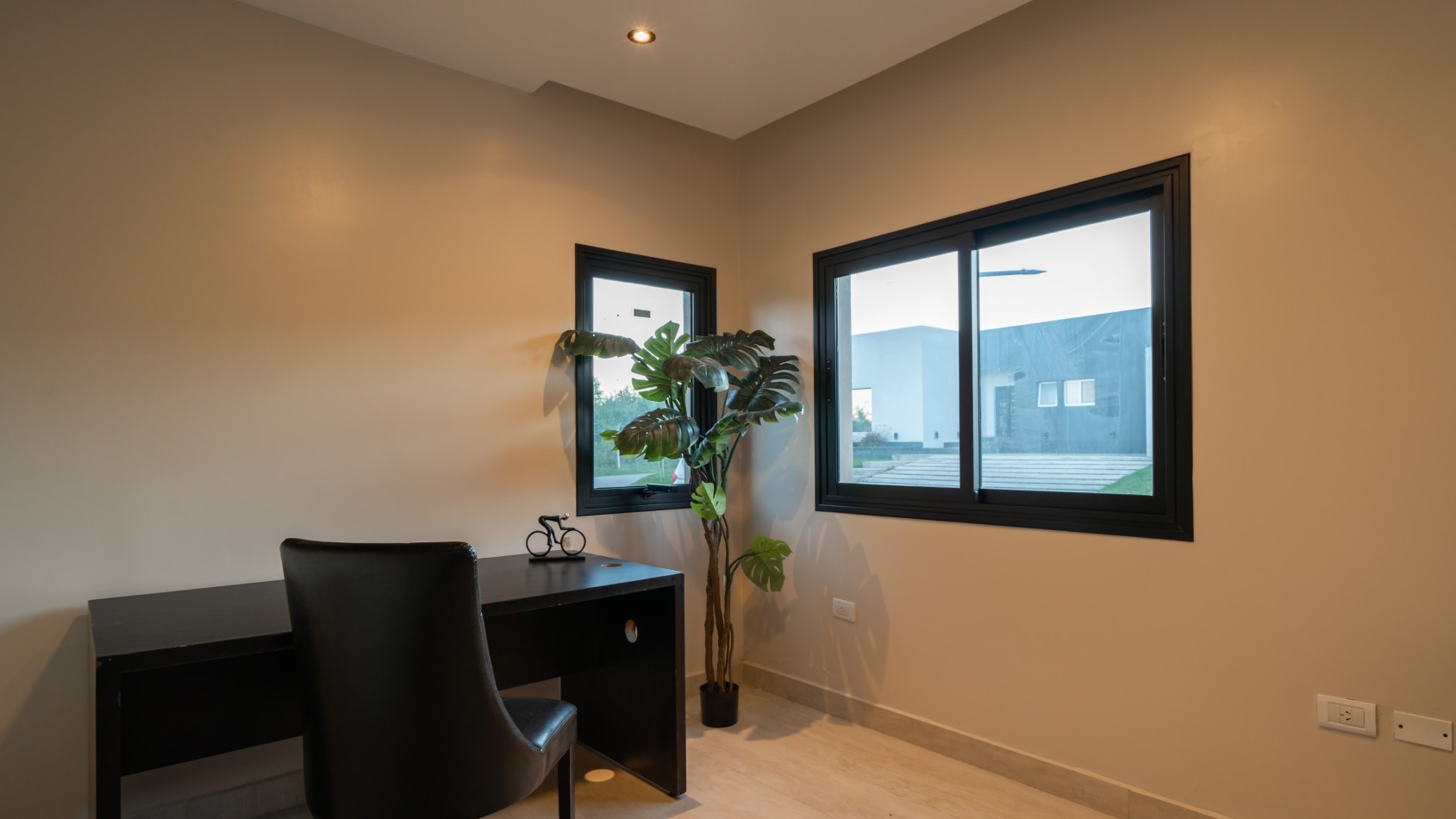 Casa Premium en Santa Barbara Hills - 4 Dorm en una Planta - Lote Central