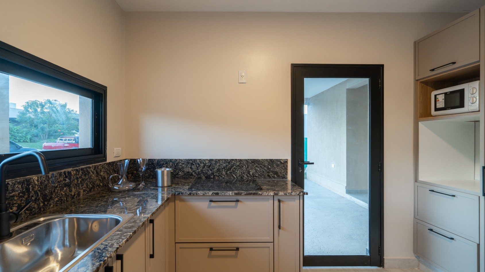 Casa Premium en Santa Barbara Hills - 4 Dorm en una Planta - Lote Central