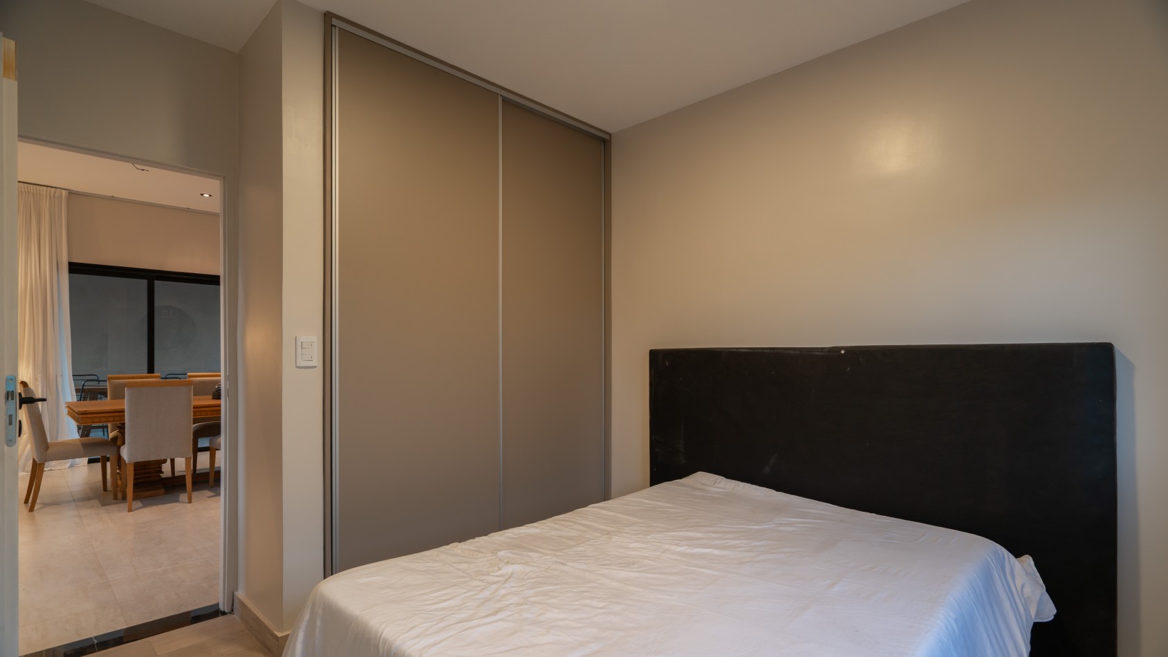 Casa Premium en Santa Barbara Hills - 4 Dorm en una Planta - Lote Central