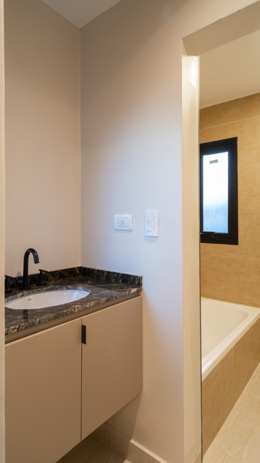 Casa Premium en Santa Barbara Hills - 4 Dorm en una Planta - Lote Central