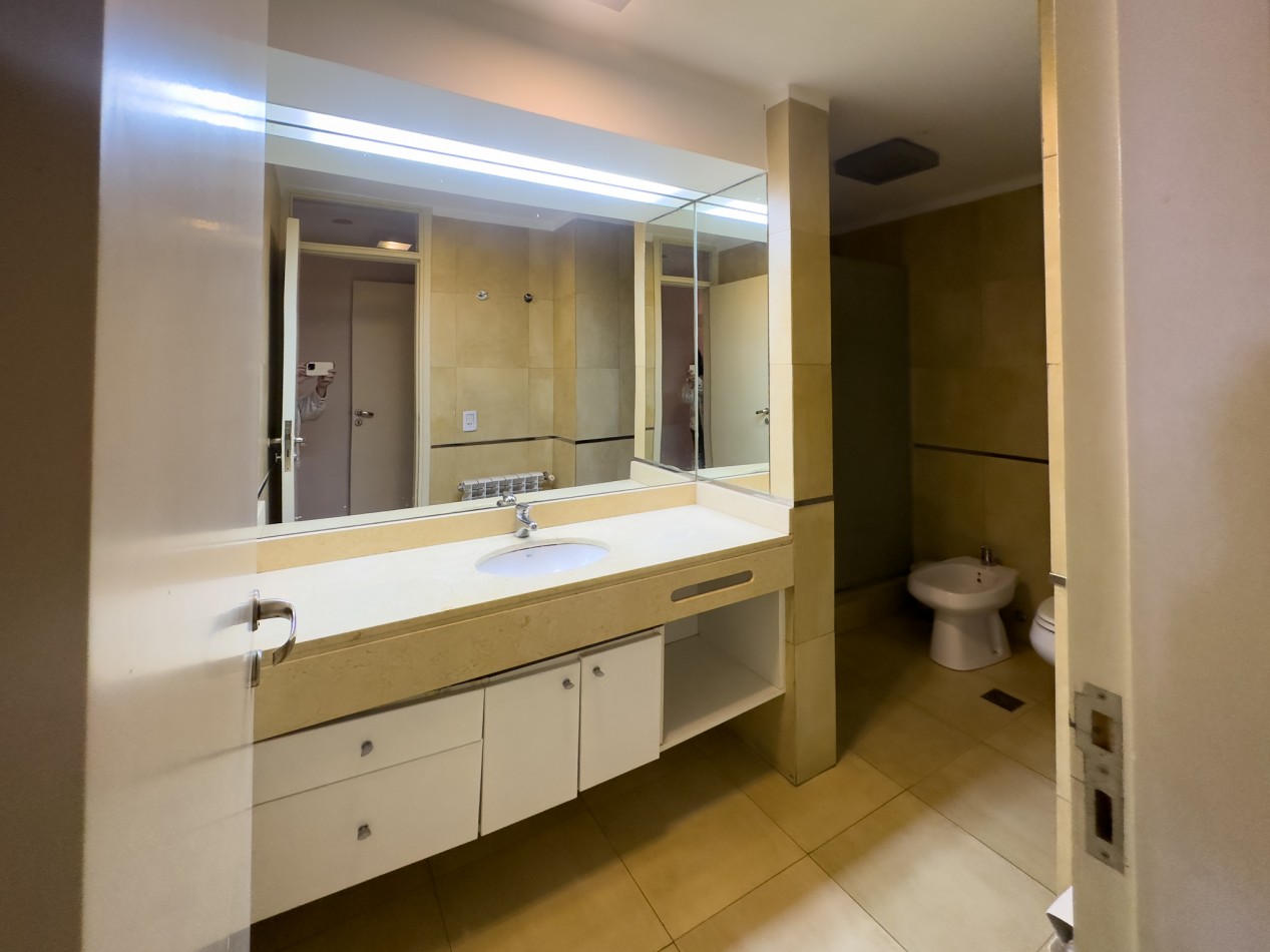 VENTA Departamento 3 Dormitorios + Estudio CON COCHERA - Muñecas 754 - 220m2 CON