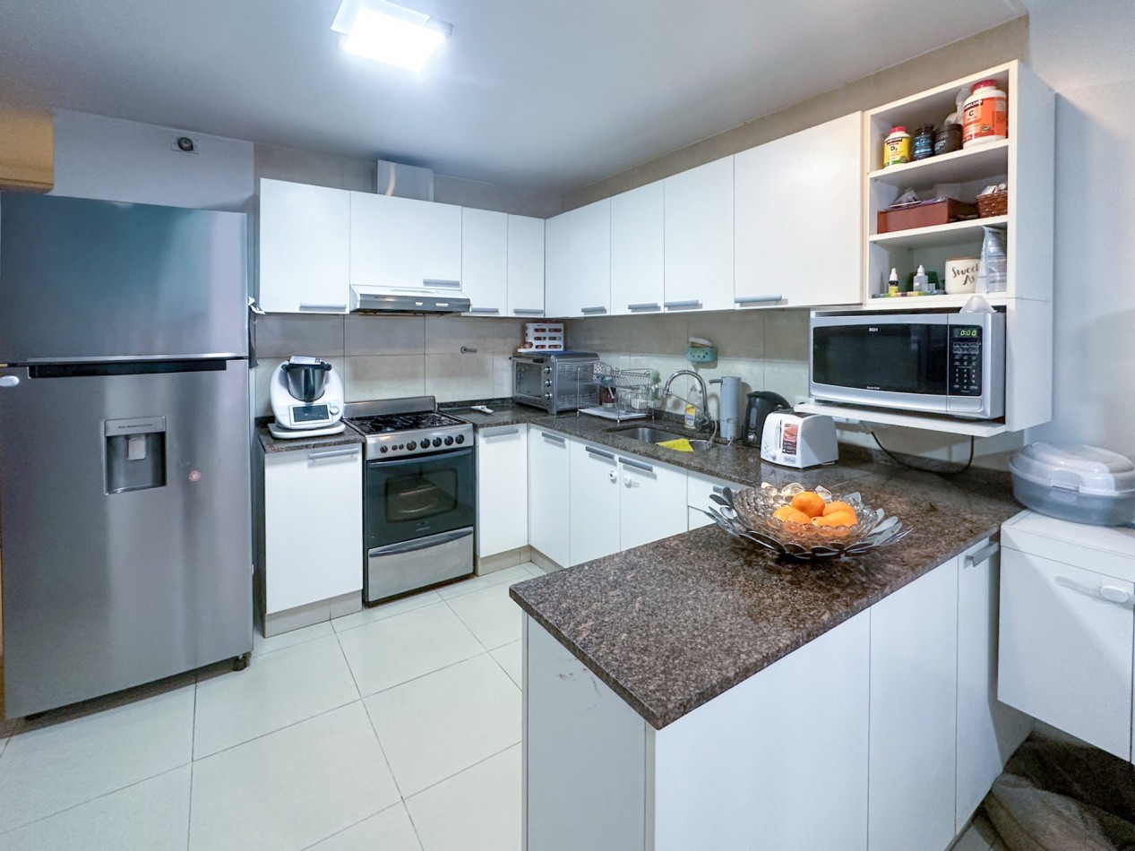 Departamento premium de 3 dormitorios + dependencia con cochera | Barrio Norte