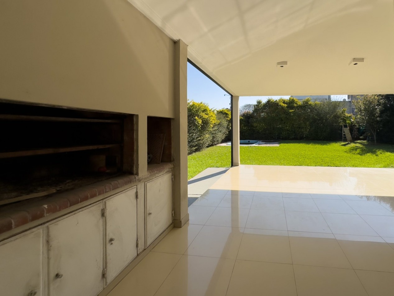 Casa 4 dormitorios en Venta - Plaza Peru 