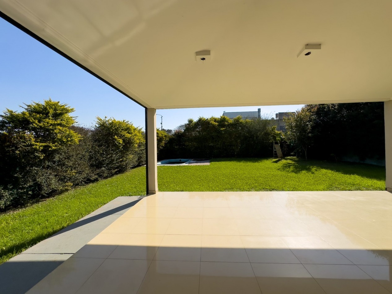 Casa 4 dormitorios en Venta - Plaza Peru 