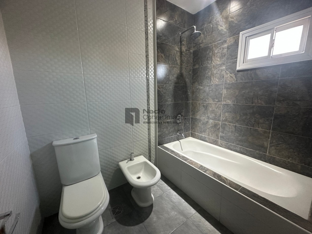 Casa 4 dormitorios en Venta - Plaza Peru 