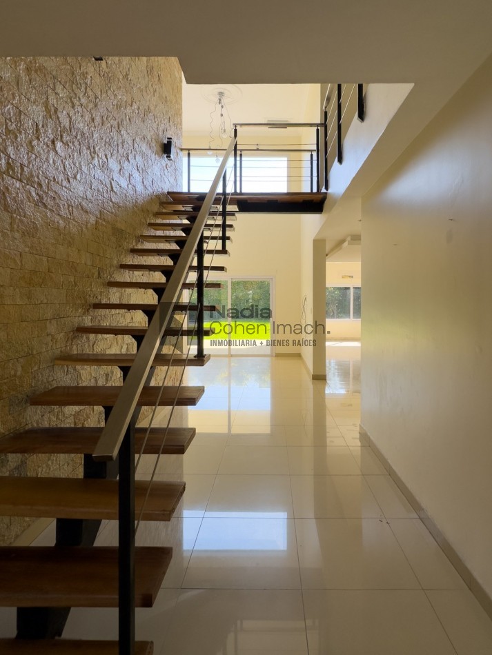 Casa 4 dormitorios en Venta - Plaza Peru 