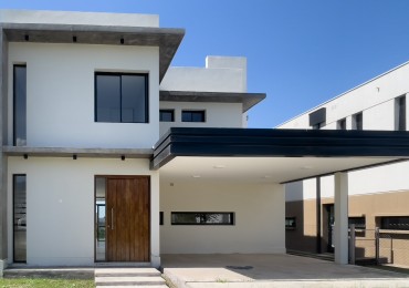 CASA EN VENTA THE POINT COUNTRY - LOTE CENTRAL 