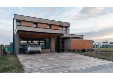 CASA EN VENTA ALTO VERDE III - ZONA PERON